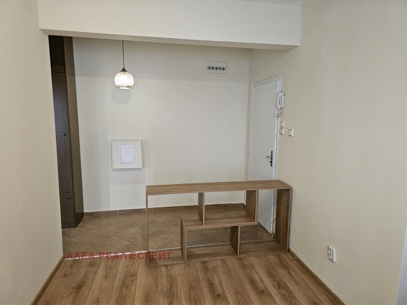 Дава под наем 3-СТАЕН, гр. София, Гео Милев, снимка 10 - Апартаменти - 52901187