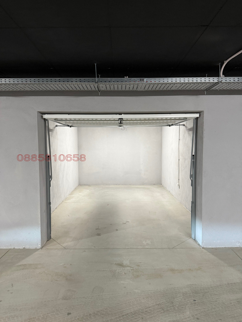A louer  Garage Sofia , Tsentar , 18 m² | 97783494