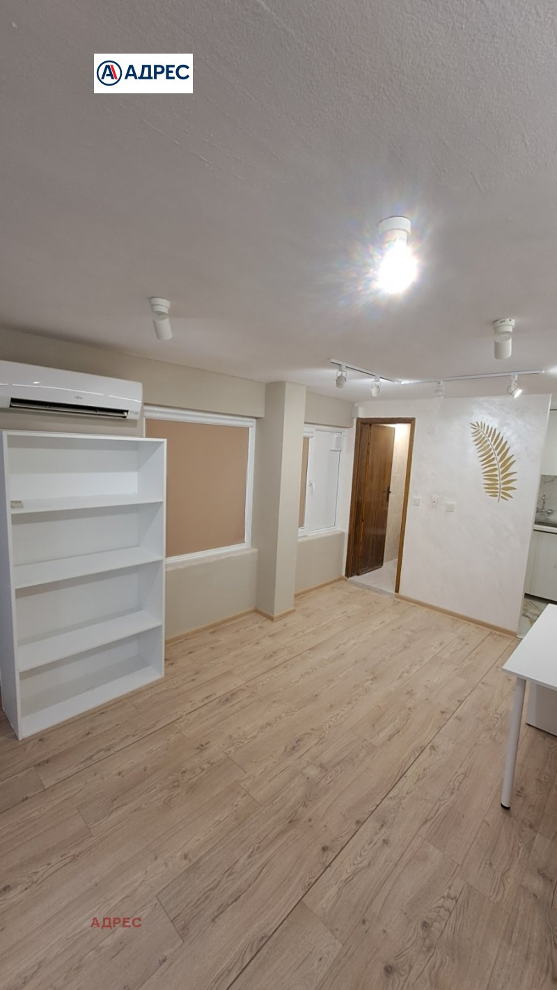 Дава под наем ОФИС, гр. Варна, Базар Левски, снимка 3 - Офиси - 53022237