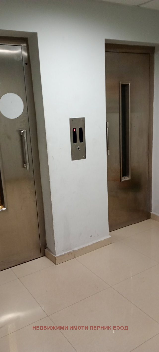 Дава под наем  2-стаен град Перник , Мошино , 60 кв.м | 67440580 - изображение [2]