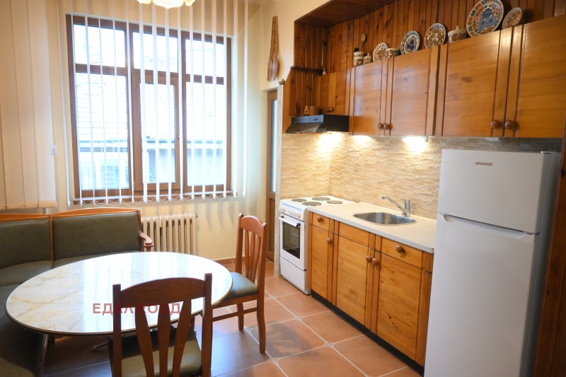 Дава под наем 2-СТАЕН, гр. София, Център, снимка 2 - Апартаменти - 53068265