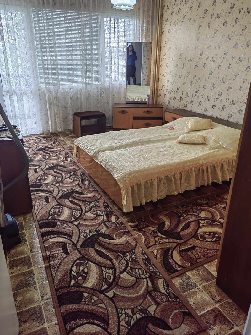 Издаје се  1 спаваћа соба Софија , Свобода , 70 м2 | 26124496 - слика [4]