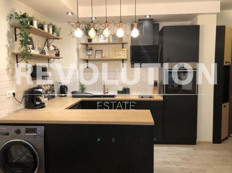 Дава под нем  2-стаен, град Варна, Бриз •  750 € • ID 67058584 — holmes.bg - [1] 