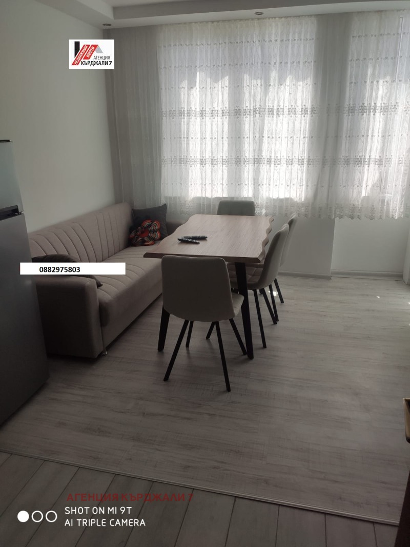 En renta  1 dormitorio Kardzhali , Tsentar , 65 metros cuadrados | 73342997 - imagen [2]