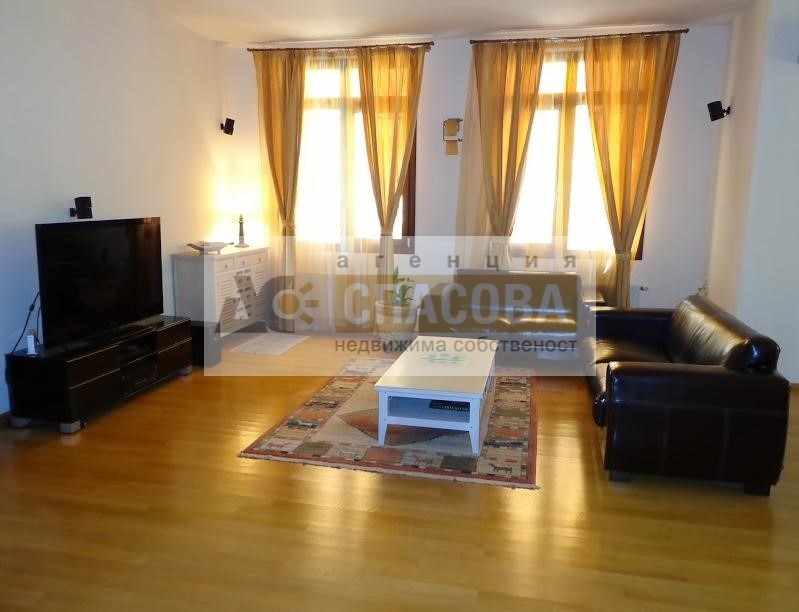 Te huur  3+ slaapkamer Varna , Gratska machala , 500 m² | 33226274