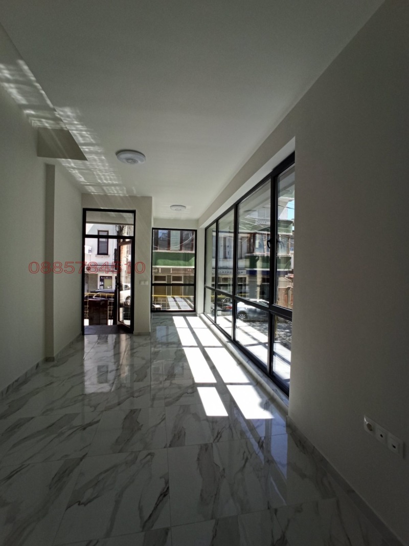 Дава под наем МАГАЗИН, гр. Ямбол, Център, снимка 3 - Магазини - 52970398