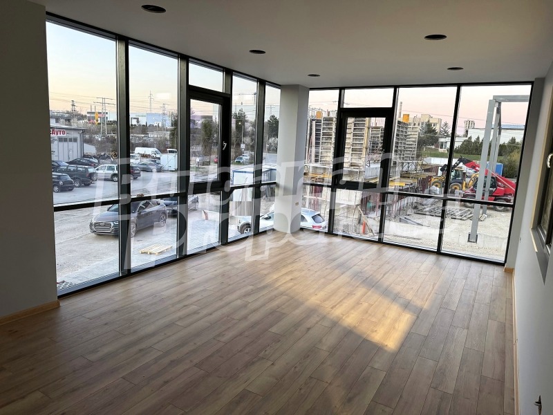 Дава под наем СКЛАД, гр. Шумен, Промишлена зона, снимка 3 - Складове - 52616605