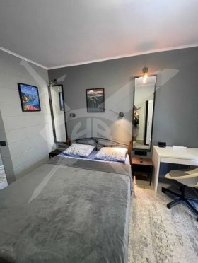 Studio m-t Alen mak, Varna