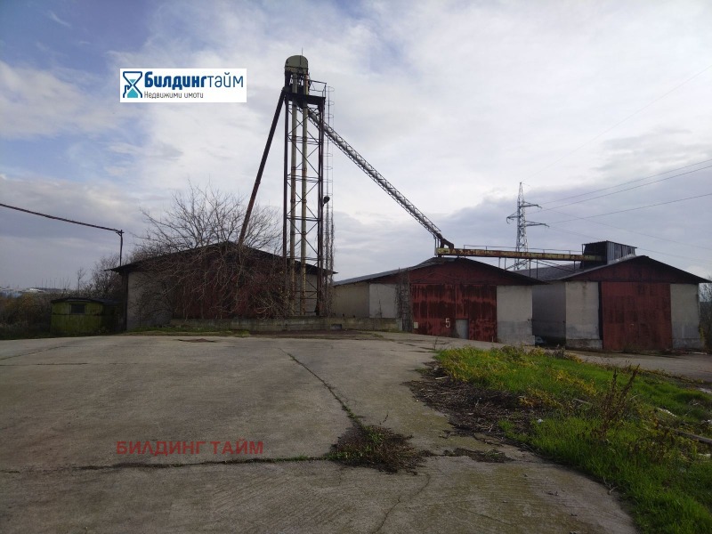 Дава под наем СКЛАД, гр. Шумен, Промишлена зона, снимка 4 - Складове - 52575781