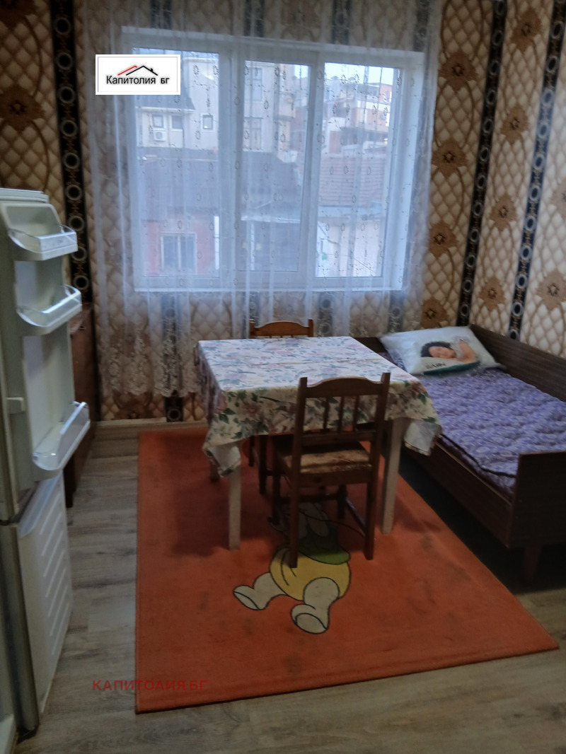 Дава под наем 2-СТАЕН, гр. Кърджали, Център, снимка 2 - Апартаменти - 52952764