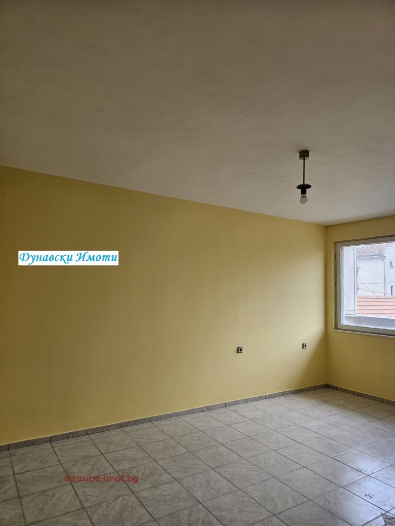 Дава под наем  4-стаен град Русе , Хъшове , 120 кв.м | 49702473