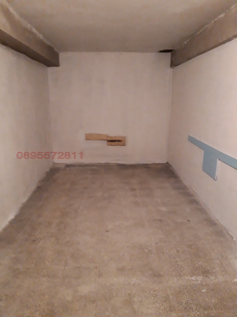 Дава под Наем ГАРАЖ в град София, Стрелбище - 16 кв.м / 150 € » 293.37 лв.
