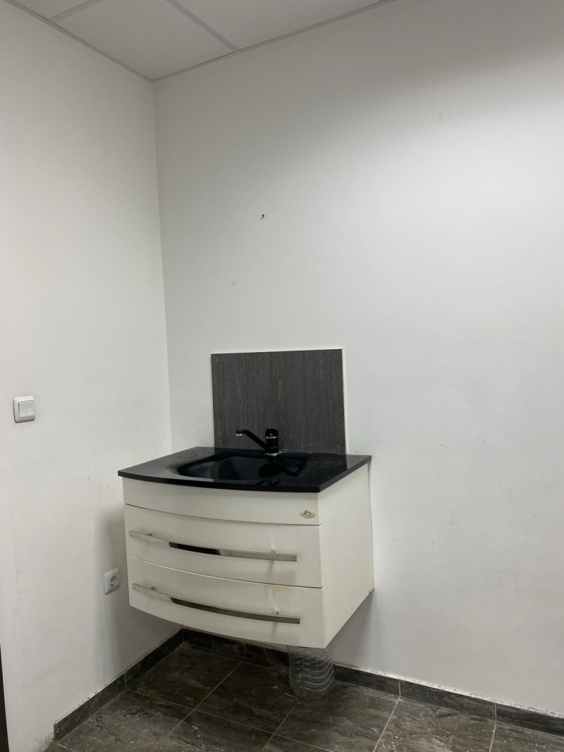 Дава под наем ОФИС, гр. Перник, Център, снимка 2 - Офиси - 53506645