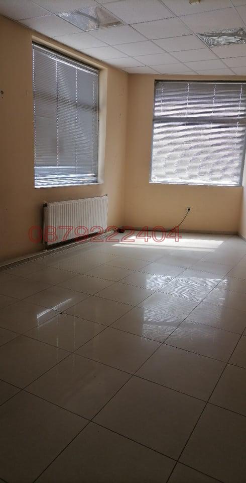 Дава под наем ОФИС, гр. Луковит, област Ловеч, снимка 8 - Офиси - 52786352