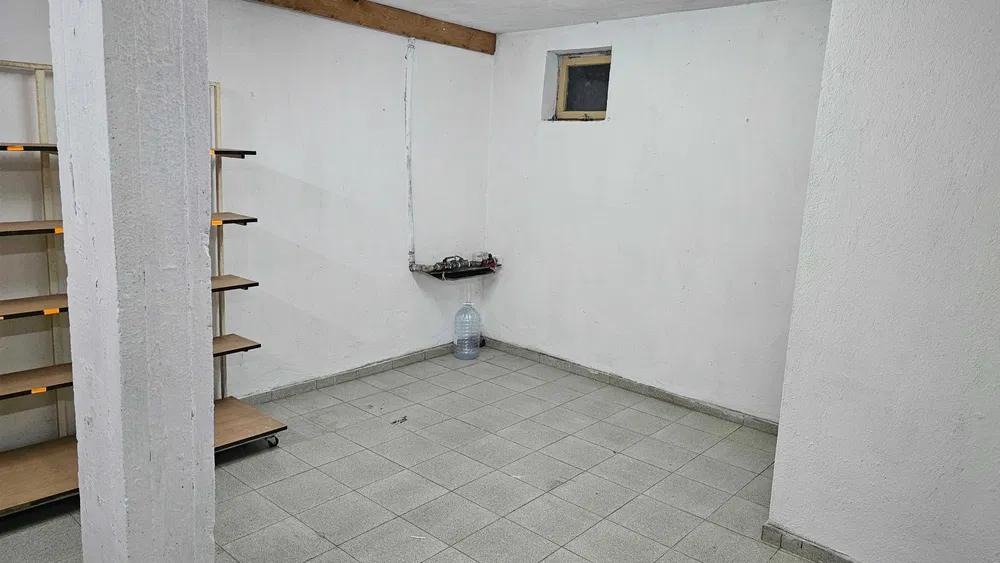 Дава под наем ОФИС, гр. Варна, Зимно кино Тракия, снимка 2 - Офиси - 52836928