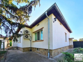 Haus Polikraishte, region Weliko Tarnowo 1