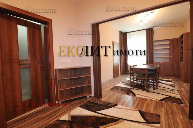 Дава под наем  3-стаен град София , Център , 88 кв.м | 23223077
