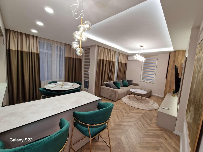 A louer  2 chambres Sofia , Krastova vada , 90 m² | 47676243
