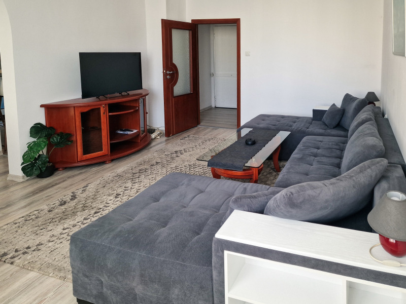 De inchiriat  2 dormitoare Sofia , Zona B-18 , 110 mp | 72325896 - imagine [7]