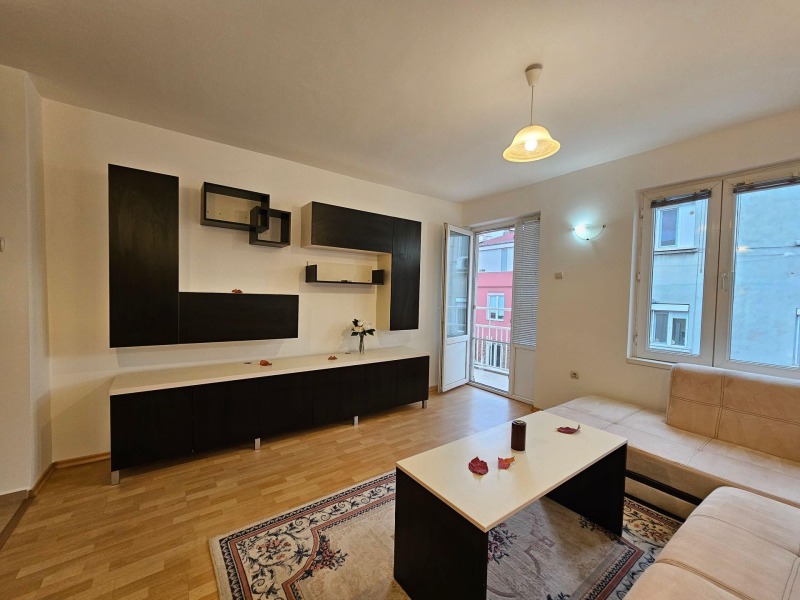 Дава под наем 3-СТАЕН, гр. Пловдив, Център, снимка 3 - Апартаменти - 52492306