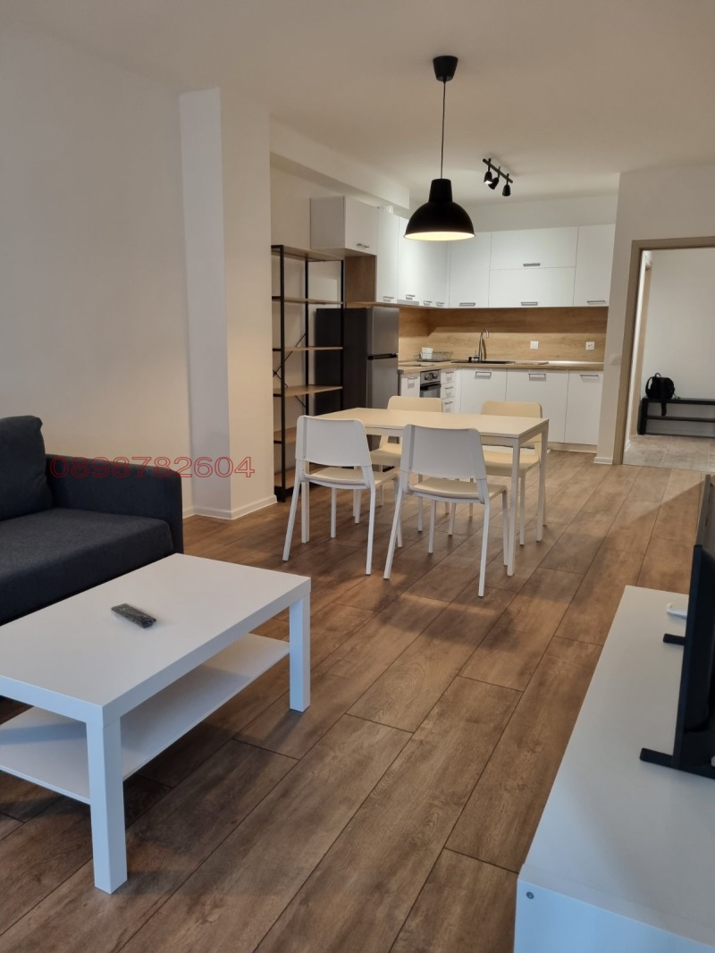 En renta  1 dormitorio Sofia , Tsentar , 90 metros cuadrados | 42935200