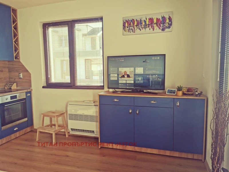 Дава под наем 2-СТАЕН, гр. Бургас, Сарафово, снимка 2 - Апартаменти - 53381455