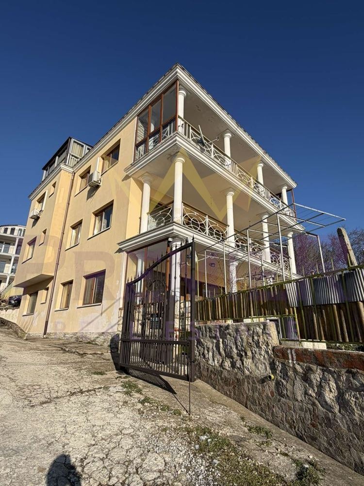 Дава под наем ЕТАЖ ОТ КЪЩА, гр. Варна, Бриз, снимка 13 - Етаж от къща - 53164363