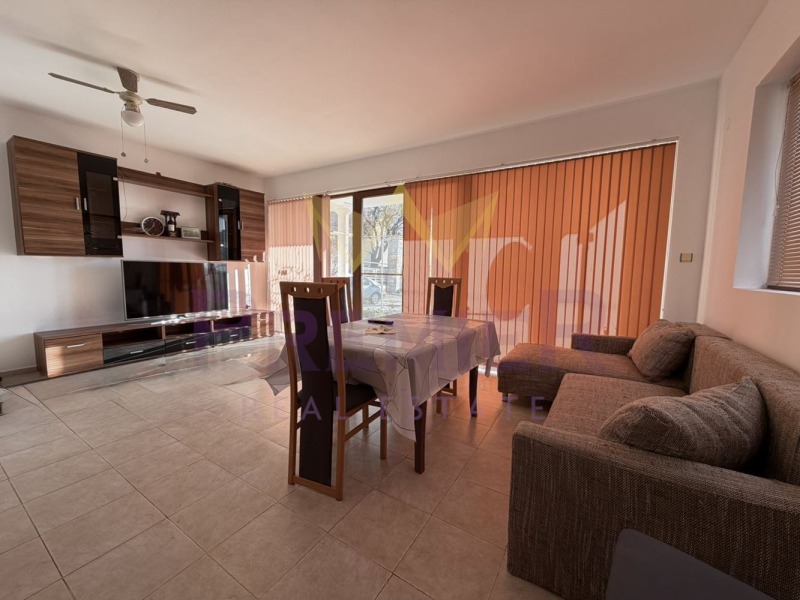 Дава под наем ЕТАЖ ОТ КЪЩА, гр. Варна, Бриз, снимка 3 - Етаж от къща - 53164363