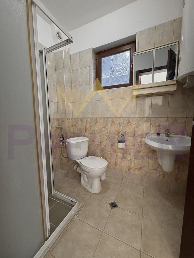 Дава под наем ЕТАЖ ОТ КЪЩА, гр. Варна, Бриз, снимка 10 - Етаж от къща - 53164363