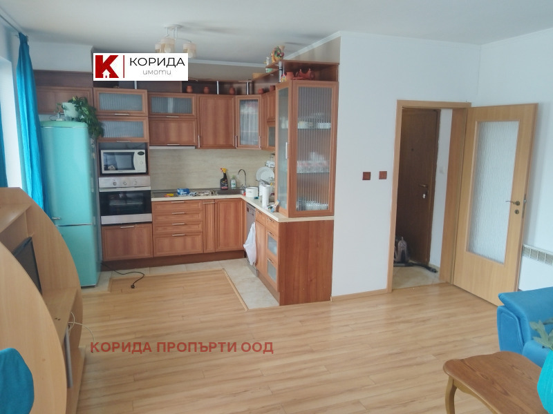 Издаје се  1 спаваћа соба Софија , Карпузица , 75 м2 | 65609326