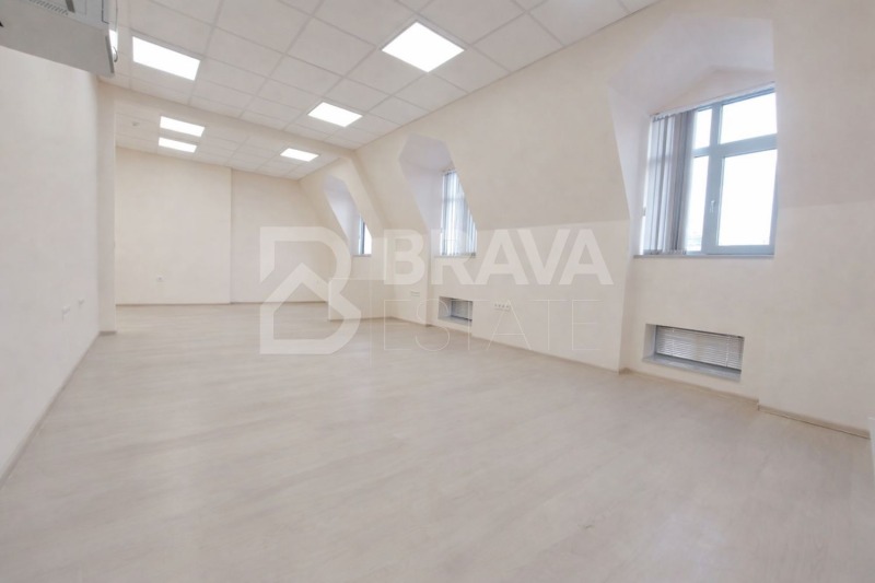Дава под Наем ОФИС в град Пловдив, Център - 85 кв.м / 708 € » 1 384.73 лв., БРАВА ЕСТЕЙТ