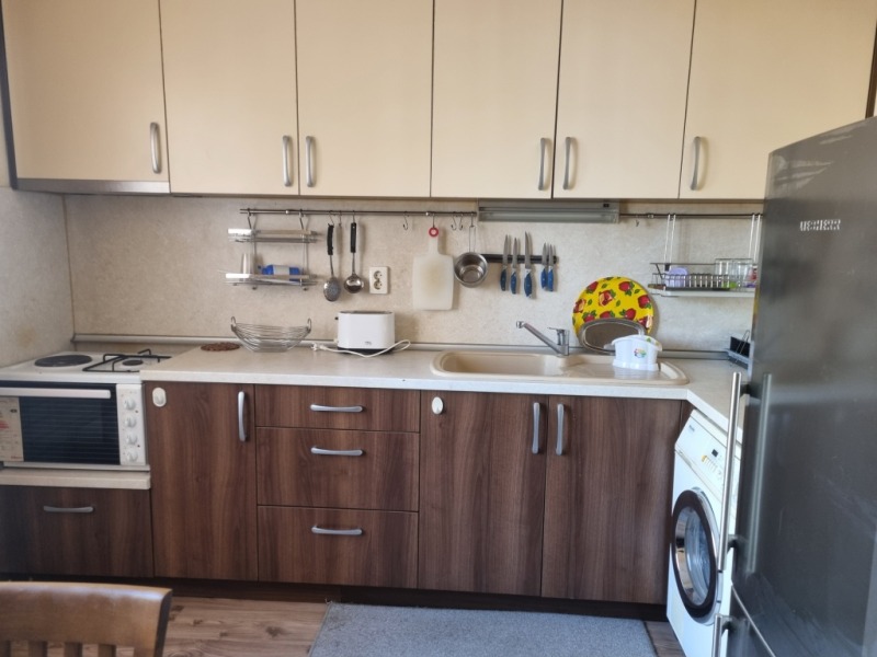 Дава под наем 2-СТАЕН, гр. Пазарджик, Идеален център, снимка 3 - Апартаменти - 53537166