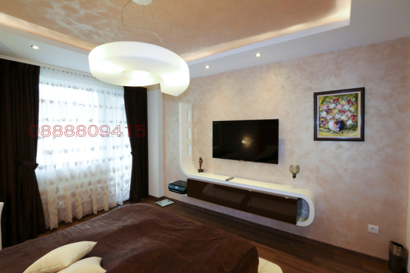 Издаје се  2 спаваће собе Софија , Центар , 119 м2 | 76903611 - слика [3]