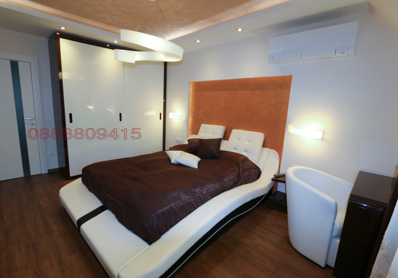 Издаје се  2 спаваће собе Софија , Центар , 119 м2 | 76903611 - слика [4]
