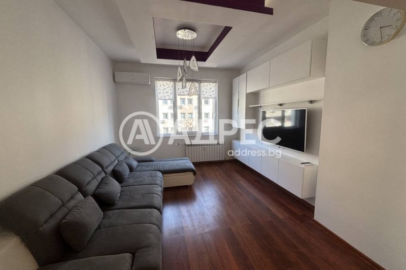 Издаје се  2 спаваће собе Софија , Центар , 60 м2 | 74007018 - слика [2]