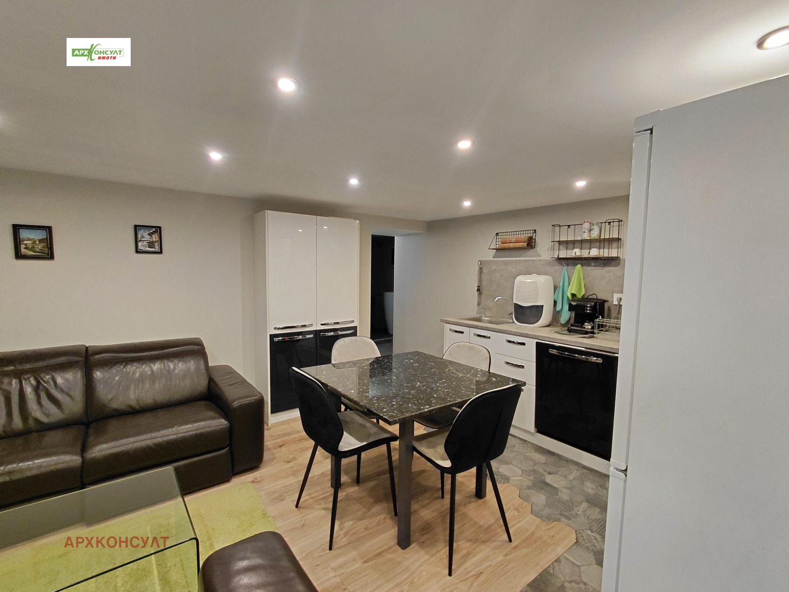 Дава под наем 2-СТАЕН, гр. София, Център, снимка 2 - Апартаменти - 54293305