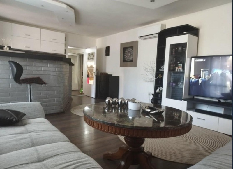 Zu vermieten  1 Schlafzimmer Sofia , Lewski W , 80 qm | 25500316 - Bild [2]