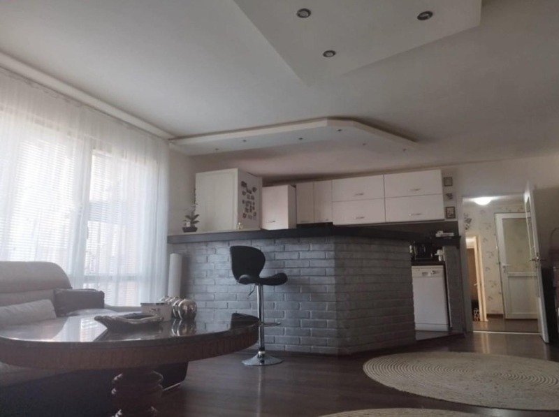 Zu vermieten  1 Schlafzimmer Sofia , Lewski W , 80 qm | 25500316 - Bild [3]