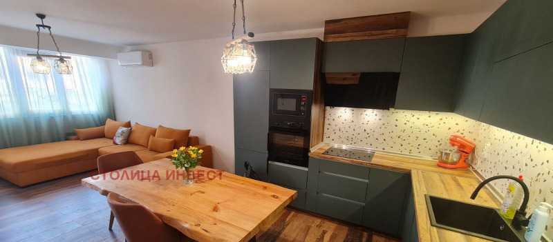 Дава под наем МНОГОСТАЕН, гр. Русе, Широк център, снимка 3 - Апартаменти - 51174143