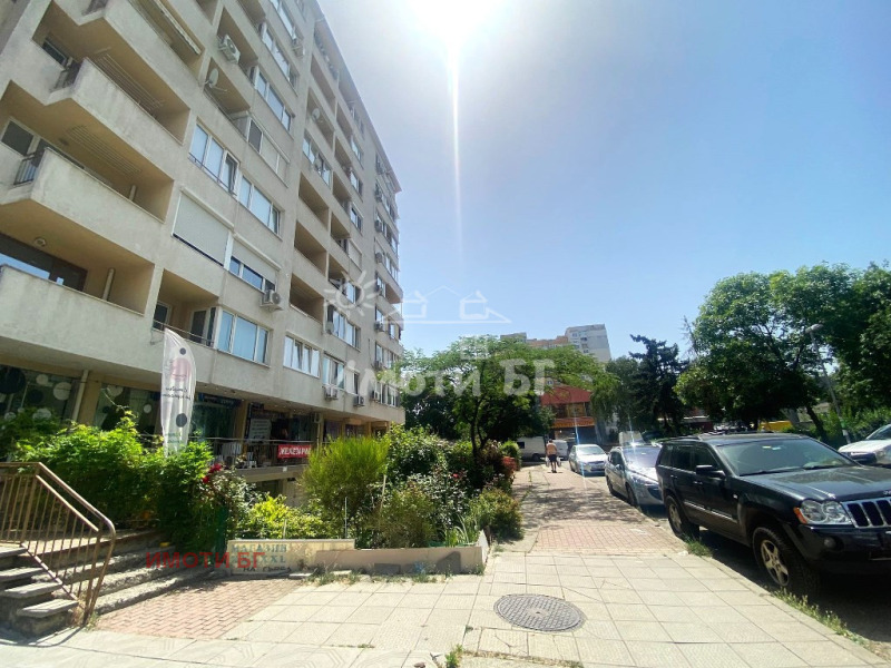 En renta  Comercio Sofia , Mladost 1 , 35 metros cuadrados | 24759902 - imagen [10]