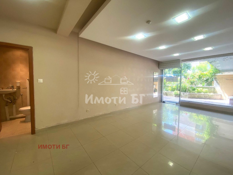 En renta  Comercio Sofia , Mladost 1 , 35 metros cuadrados | 24759902