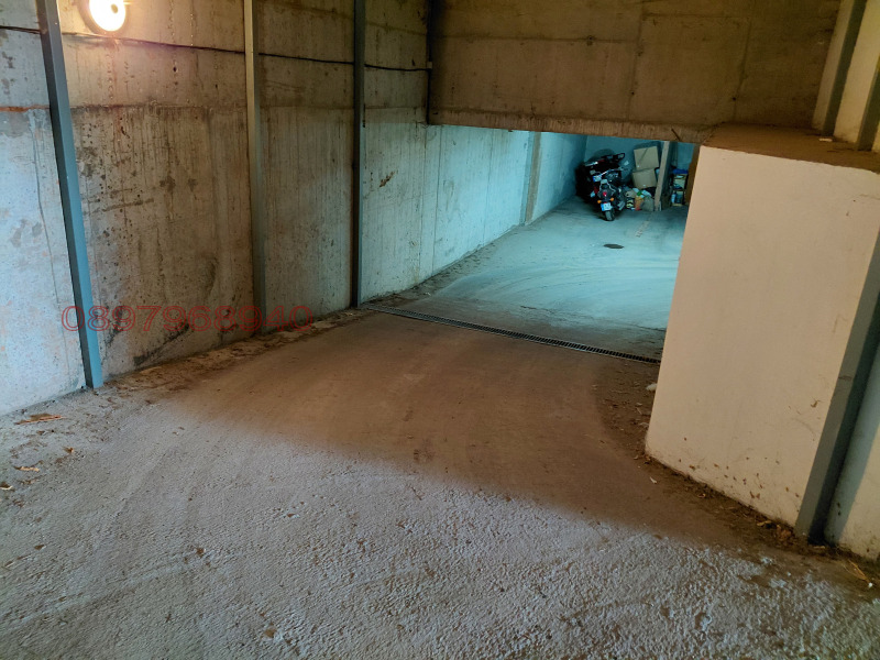 Дава под наем ГАРАЖ, ПАРКОМЯСТО, гр. Русе, Възраждане, снимка 3 - Гаражи и паркоместа - 53042929